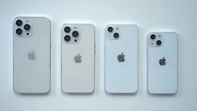 Alineación de modelos ficticios de iphone 13
