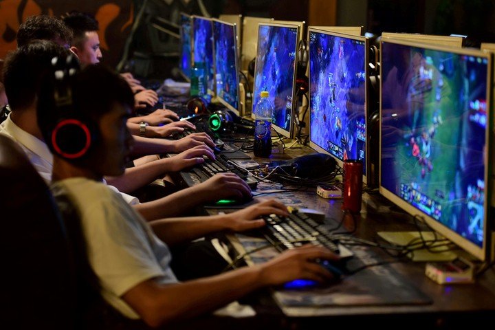 Los videojuegos también están limitados en el país asiático.  Foto Reuters.