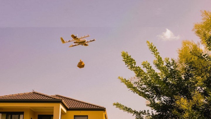 Entrega de aviones no tripulados de alas.