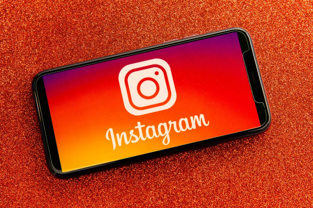 007-instagram-app-logo-on-phone-2021
