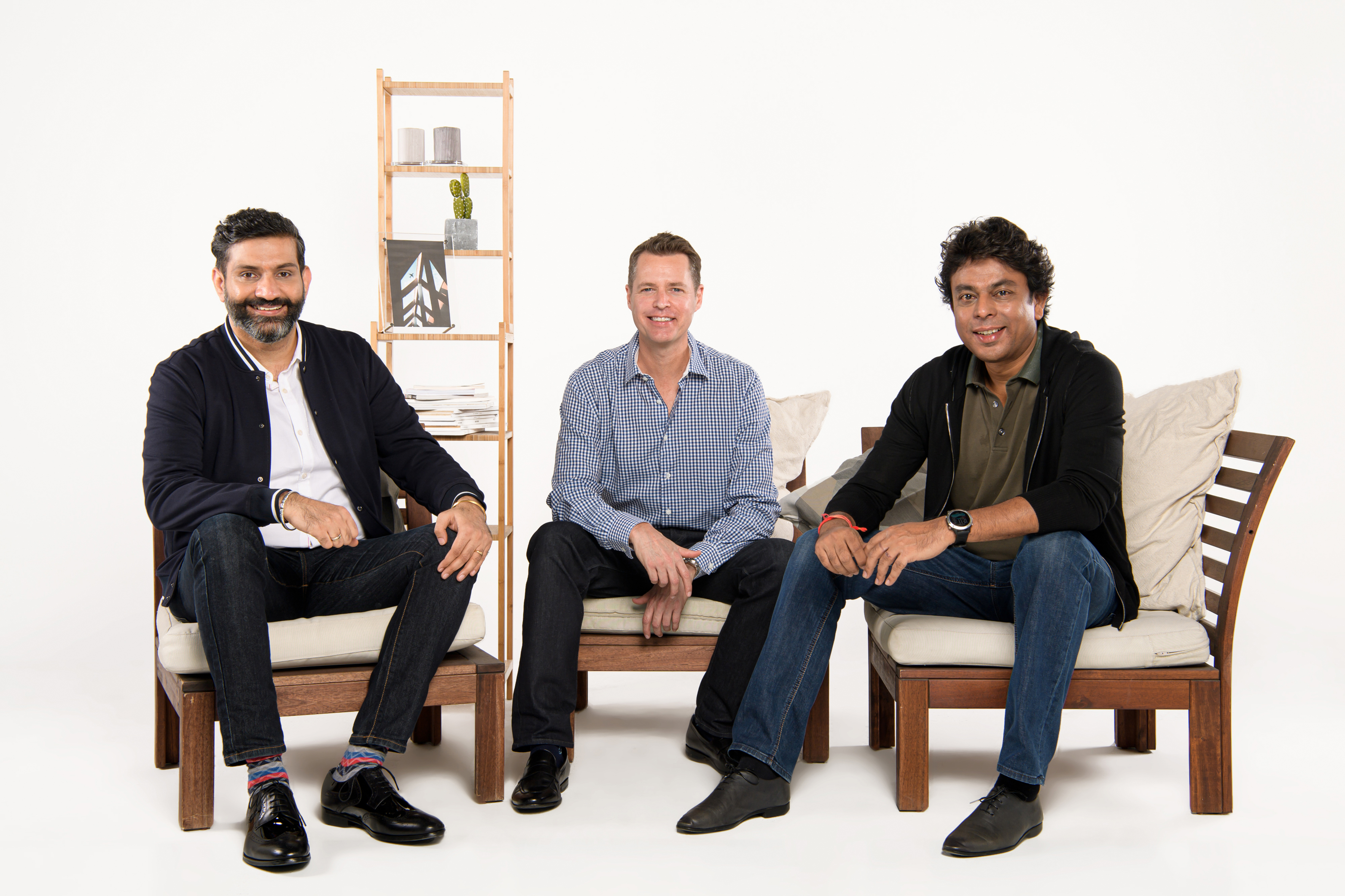 Una foto de grupo del equipo de Jungle Ventures: (De izquierda a derecha) Amit Anand, socio fundador de Jungle Ventures, socio gerente David Gowdey y socio fundador Anurag Srivastava