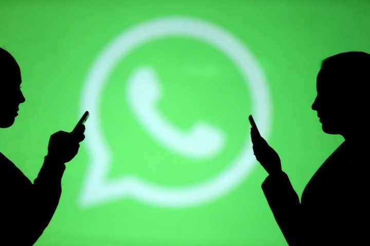 WhatsApp dio más poder a los administradores para traer algo de normalidad a los grupos.  Foto: Reuters