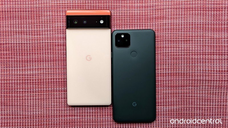 Google Pixel 6 Pixel 5a en paralelo