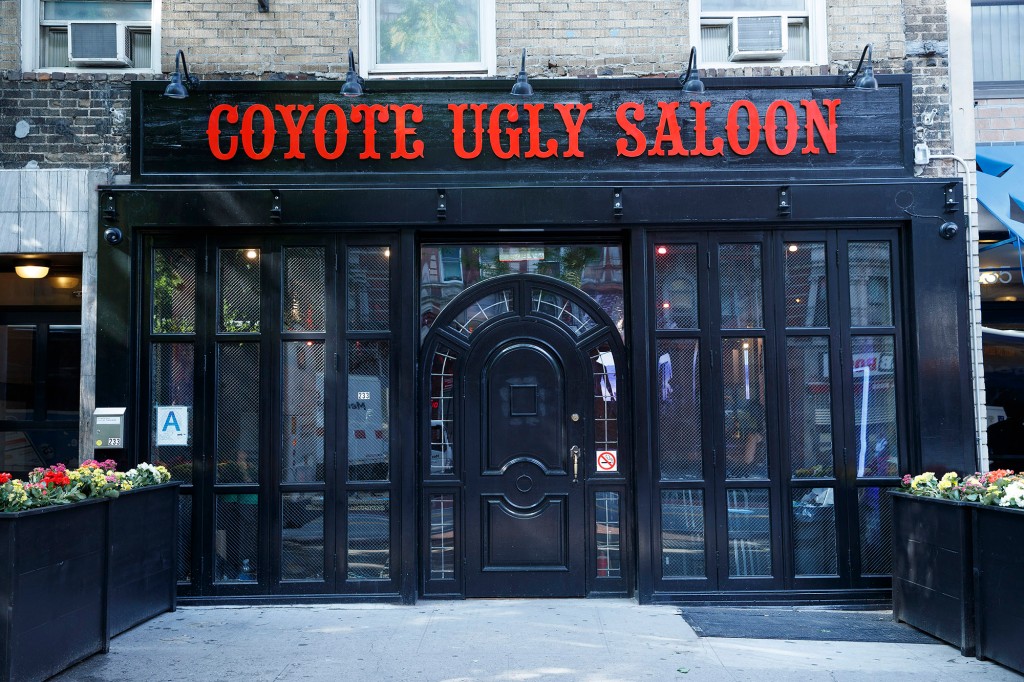 Exterior de Coyote Ugly Saloon