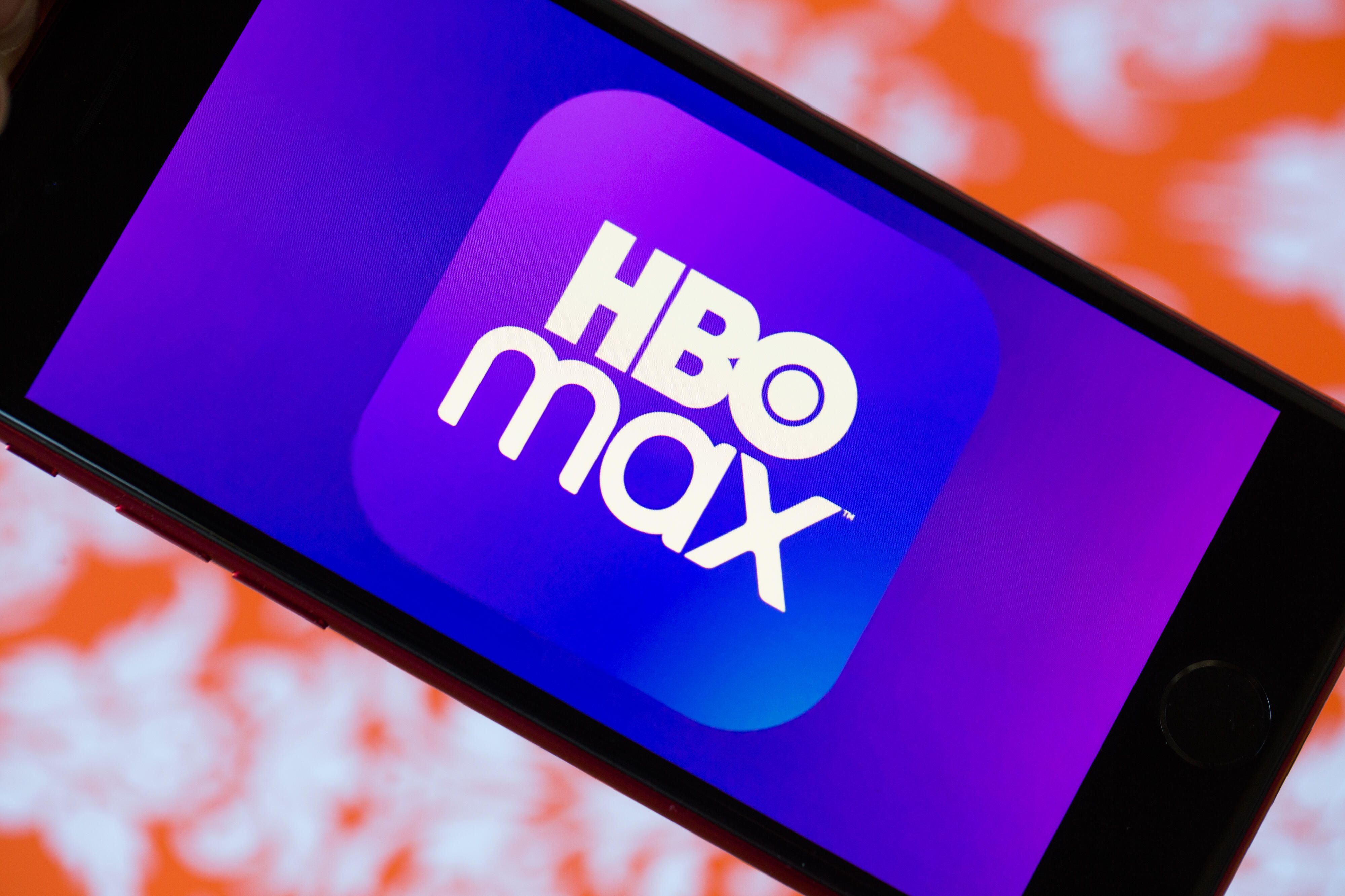Logotipo de HBO Max en un teléfono