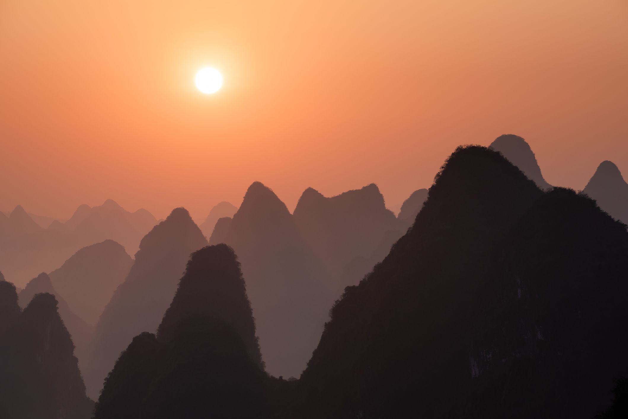 puesta de sol, china, sobre montañas