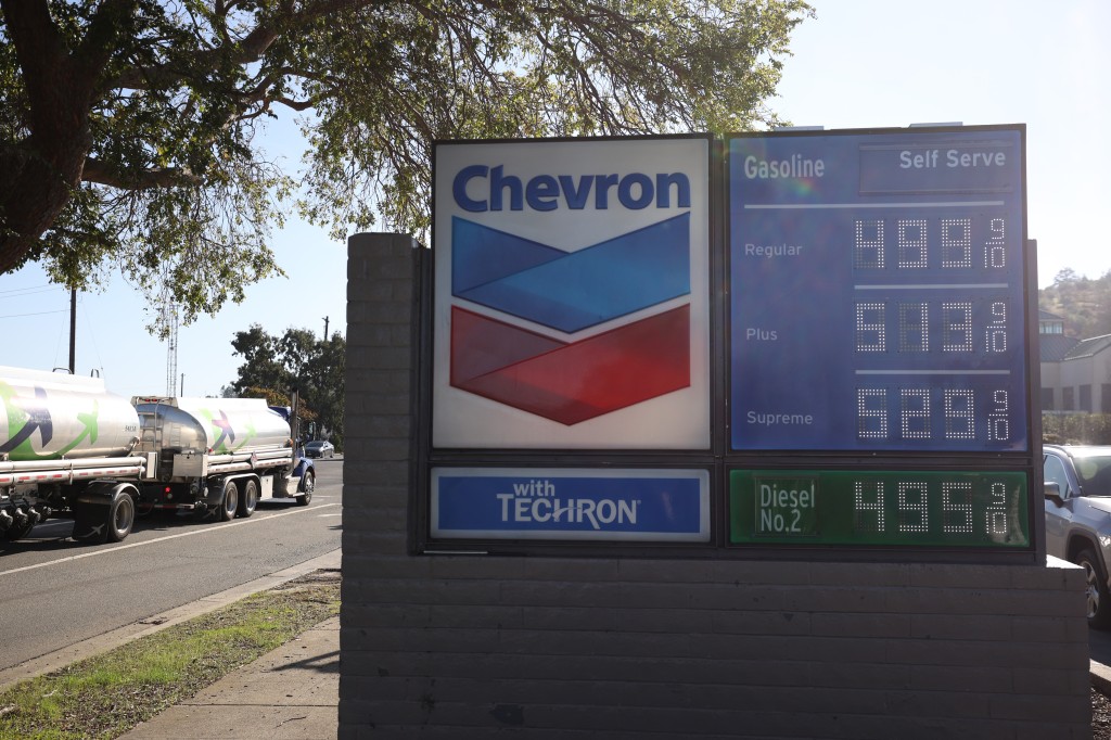El costo promedio de la gasolina a nivel nacional alcanzó los $ 3.415 por galón el 15 de noviembre de 2021, un poco menos que hace una semana.