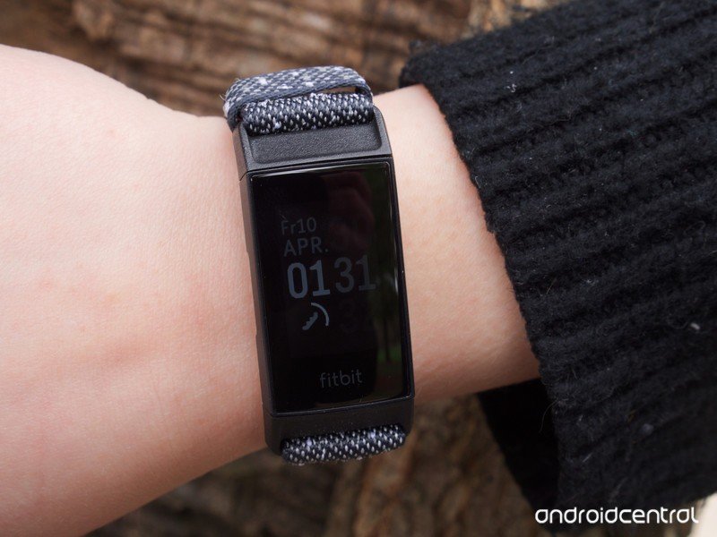 Fitbit Charge 4 