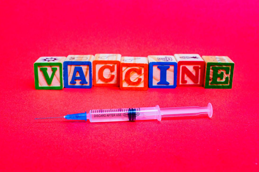 1-vacunas-2021-mandatos-niños-de-5-a-11-FDA-autorización-de-uso-de-emergencia-escuela-covid-19