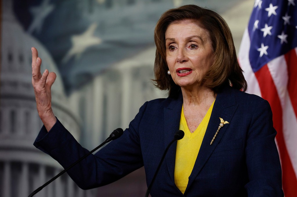 La presidenta Nancy Pelosi defendió a los legisladores diciendo que Estados Unidos es un "Economía de mercado libre" y los legisladores deberían poder comprar acciones a pesar de que ha habido un aumento en las violaciones de la Ley de Acciones.