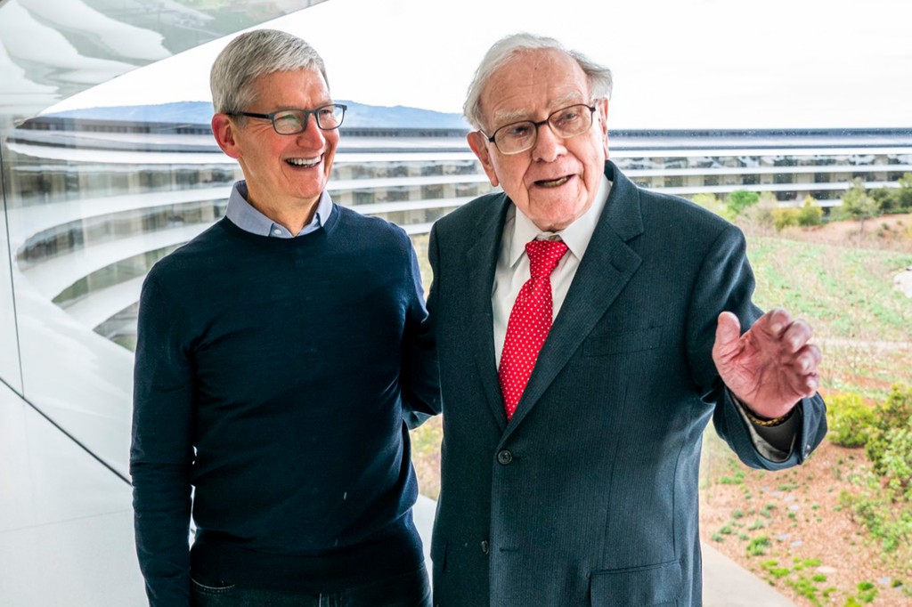 Tim Cook y Warren Buffett.