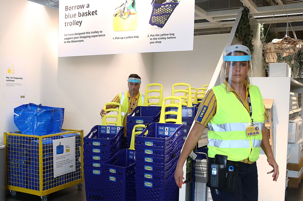 El personal de Ikea se prepara para el regreso al negocio el 01 de junio de 2020