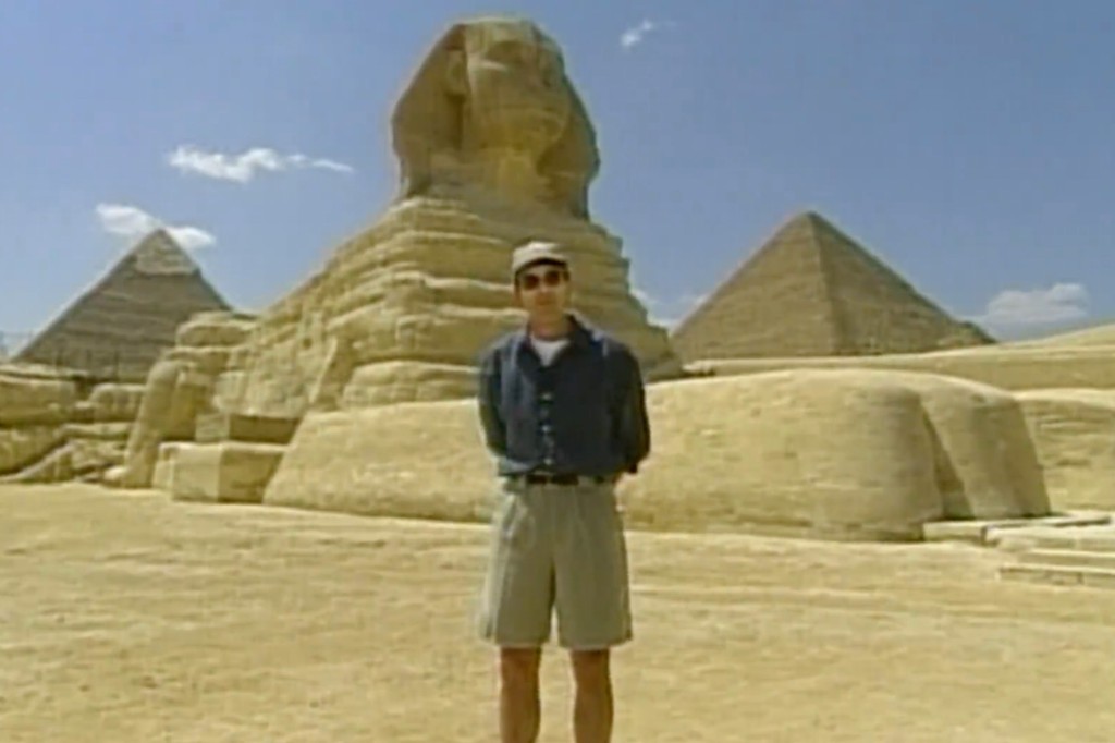 Matt Lauer frente a las pirámides de Egipto en el video del 70 aniversario de Today