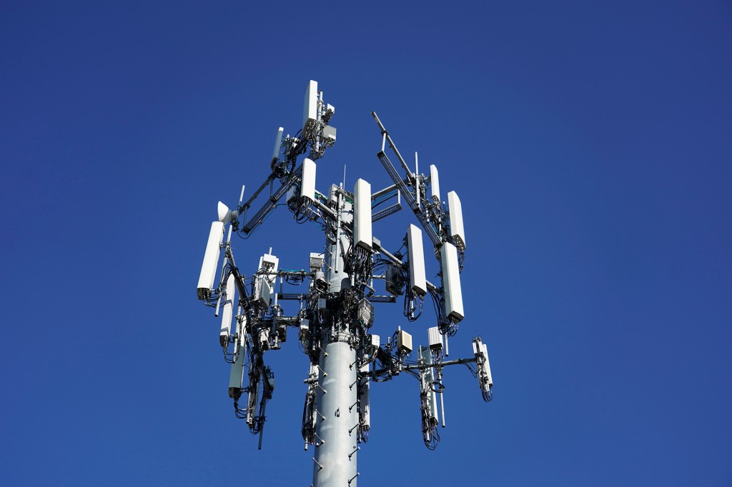 Una torre celular 5G en Orem, Utah, EE. UU., el martes 11 de enero de 2022.