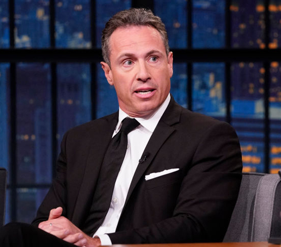 CNN despidió a Chris Cuomo como presentador de Cuomo Prime Time después de que se supo que asesoró a su hermano, el exgobernador Andrew Cuomo, sobre cómo refutar las acusaciones de acoso sexual.