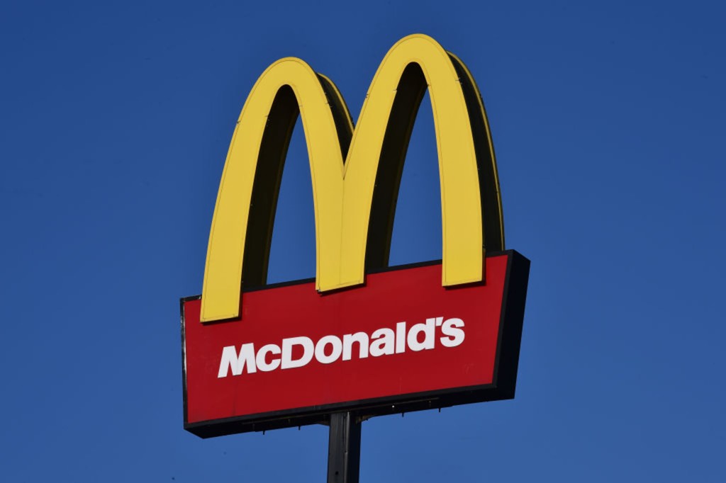 McDonald's se ha comprometido a hacer negocios solo con productores de carne de cerdo que hayan eliminado el uso de jaulas de gestación para fines de 2024.