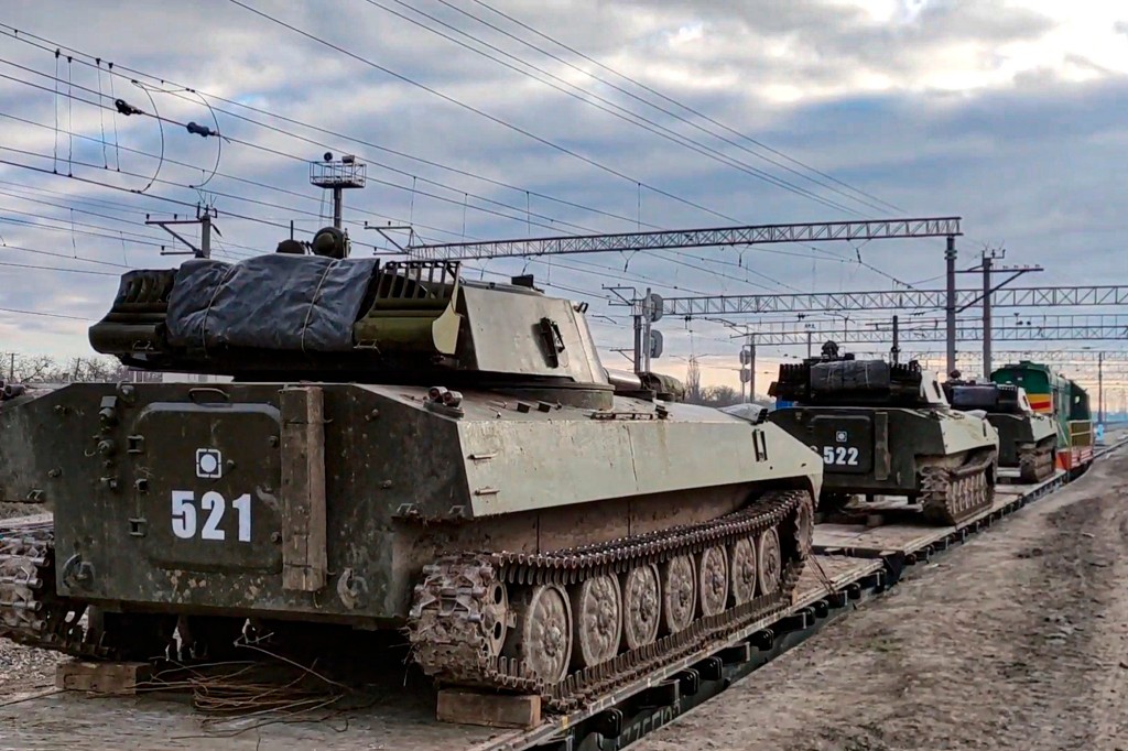 Tanques rusos en un convoy