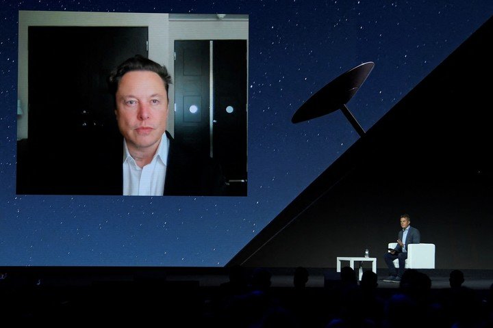 Elon Musk, CEO de Tesla, fue uno de los ponentes en la edición reducida del Mobile World Congress de 2021. Foto: Josep LAGO / AFP.