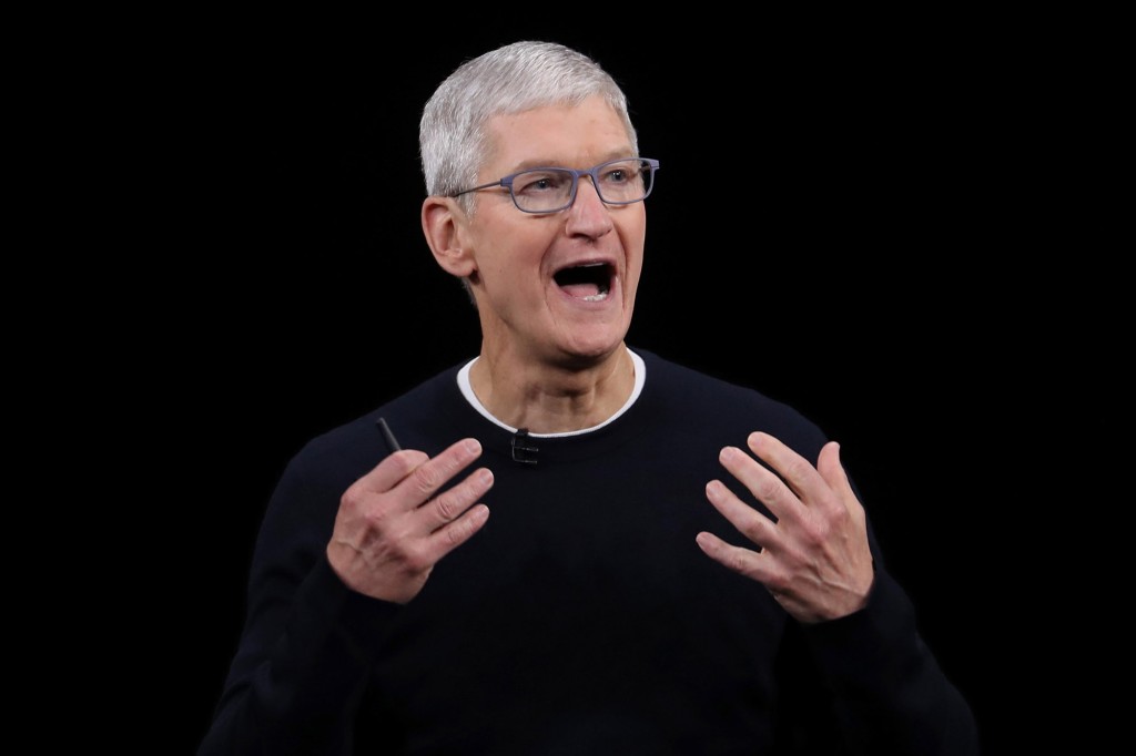 El CEO de Apple, Tim Cook, dijo que las ventas de iPad se rezagaron el año fiscal pasado debido a cuellos de botella en la cadena de suministro.