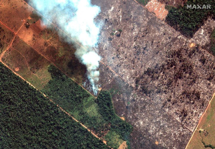 Los incendios en la Amazonía, vistos desde el aire.  Foto Maxar Technologies vía AP