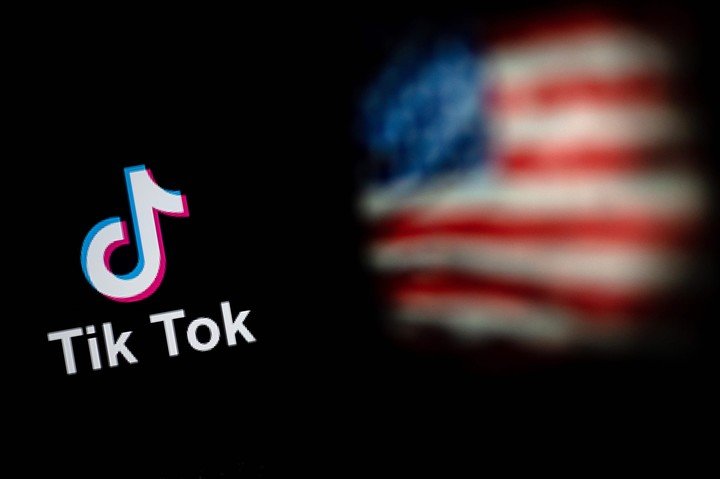 TikTok enfrenta una demanda por daño psicológico de dos moderadores de contenido, en Estados Unidos.  Foto: AFP.