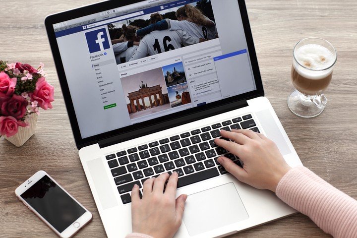 Facebook siempre brinda una nueva oportunidad: dentro de los 30 días posteriores al cierre de la cuenta, esta acción puede cancelarse.  Foto: Shutterstock.