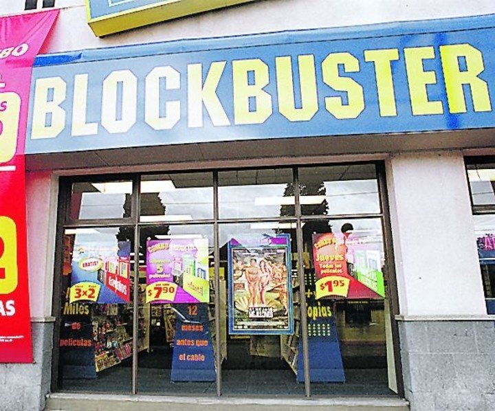 Una de las últimas tiendas Blockbuster en la Ciudad de Buenos Aires.  La cadena cerró definitivamente en 2013.