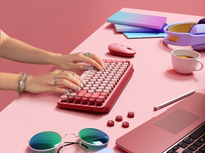 Teclado retro POP Key de Logitech.