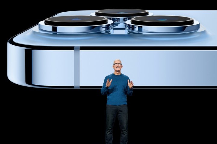 Tim Cook durante la presentación del Phone 13 Pro en Apple Park.  foto de Reuters.