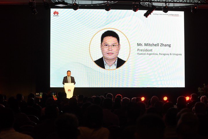 La presentación estuvo a cargo de Mitchell Zhang, CEO de Huawei para Argentina, Paraguay y Uruguay.