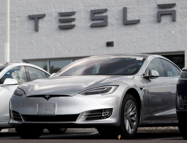 Tesla Model 3, violado.  Foto APO