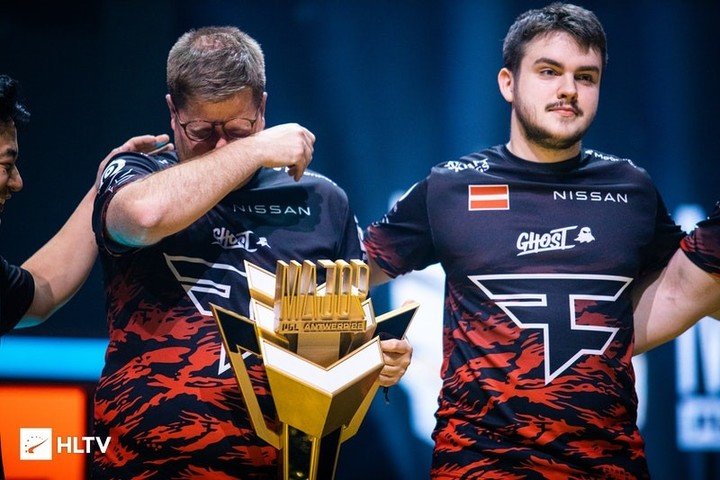 Las lágrimas de Karrigan, el veterano jugador que ganó su primer CS:GO Major.  Foto: HTLV.