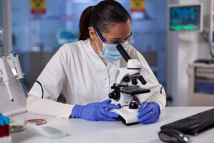 En sus laboratorios, las empresas estudian la presencia de diferentes marcadores.  Foto Genera Laboratorio