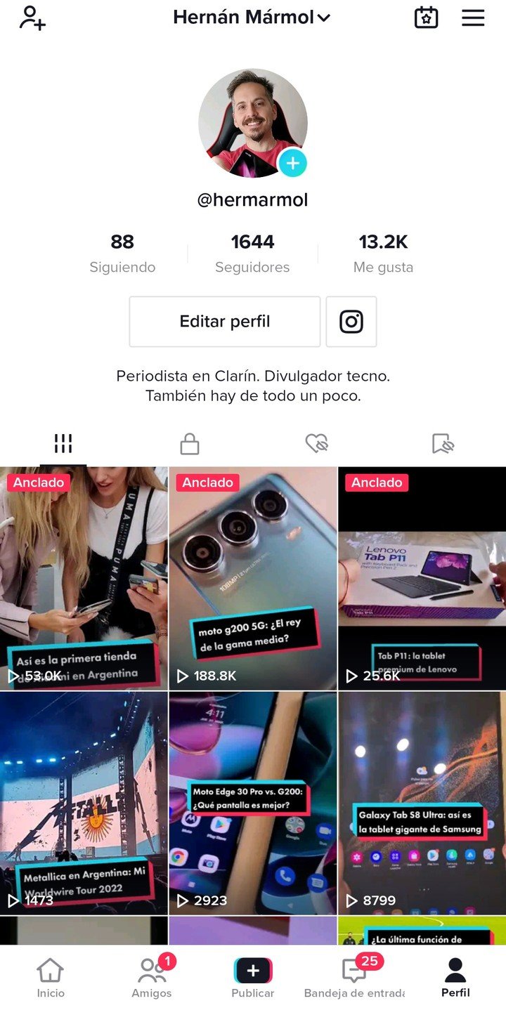 TikTok actualmente permite fijar hasta tres videos en la parte superior del feed.