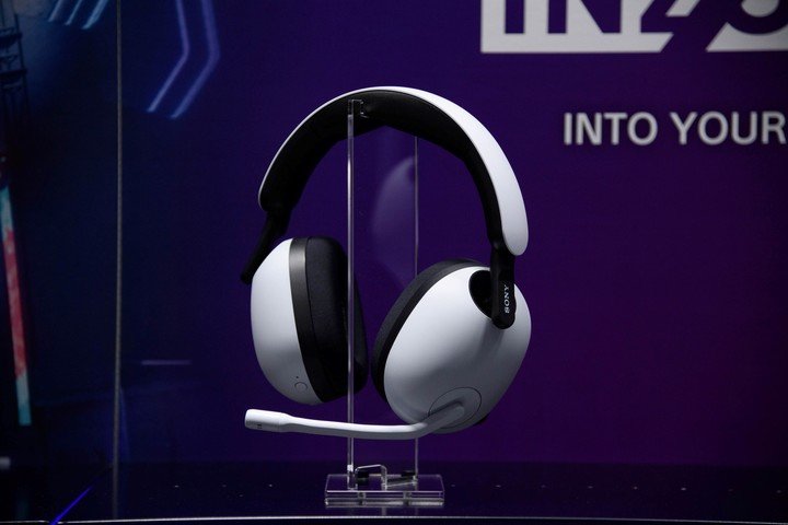 Los nuevos auriculares para juegos Inzone de Sony se presentaron en Japón.  Foto: Akio Kon/Bloomberg.
