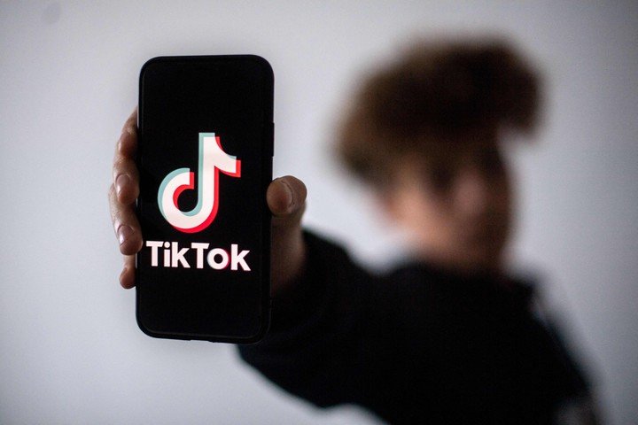 TikTok tiene solo 680 millones de usuarios contra los mil millones de Instagram.  Foto: LOIC VENANCE / AFP.