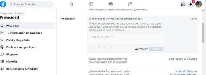 en la opción "¿Quién puede ver tu lista de amigos?" puede ocultar la lista de contactos.