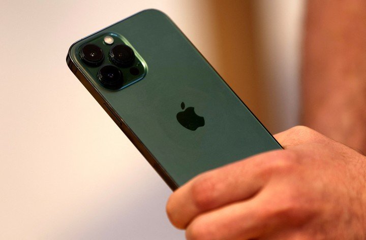 Ming-Chi Kuo también pronosticó los precios que tendrá la nueva familia de celulares iPhone 14.  Foto: Reuters