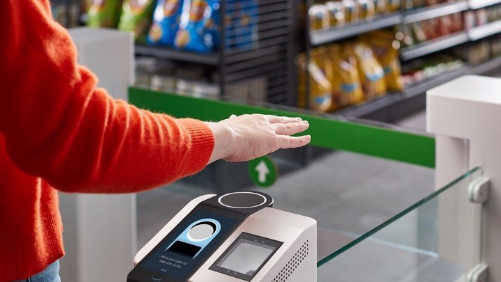 El método de uso de la palma de la mano, patentado por Amazon, se distribuye a 65 supermercados.