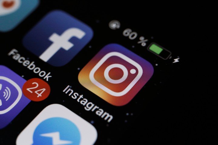 Instagram en el móvil puede acumular demasiados anuncios.  foto de obturador