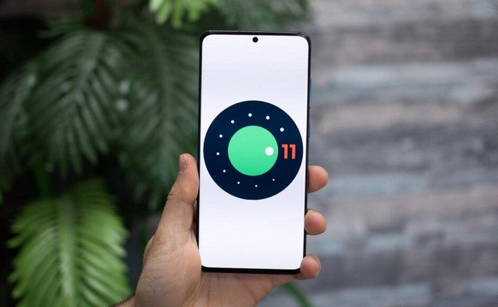 Versión Android del teléfono celular.  En 2020 se presentó el sistema operativo 11.  12 y 13 solo están disponibles en algunos teléfonos./ Foto: Archivo Clarín.