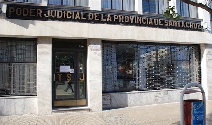 Poder Judicial de Santa Cruz.  Foto Salida a Bolsa Santa Cruz