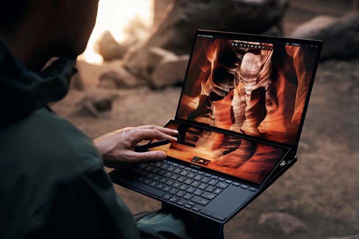 Zenbook Pro 14 Duo OLED está repleto de funciones para creadores de contenido.  Foto: ASUS.