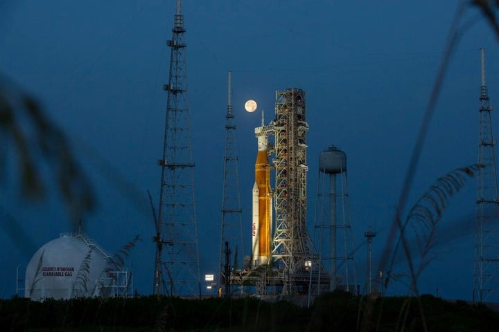 Todo listo para que despegue el Sistema de Lanzamiento Espacial.