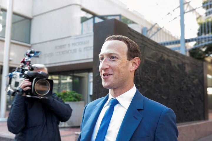 El CEO de Meta, Mark Zuckerberg, deja la corte federal en San José, California.  (Foto: Reuters)