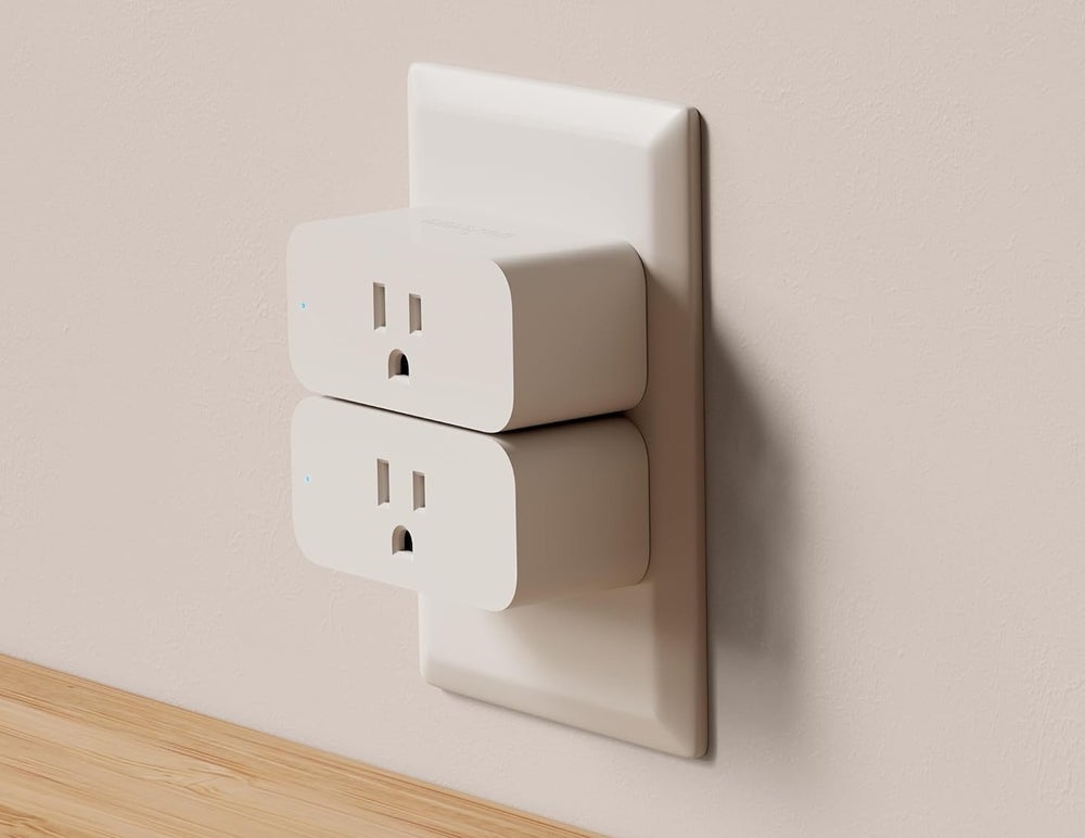 Amazon Smart Plug en una toma de pared.